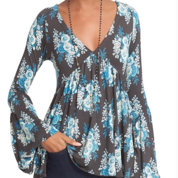 NWT Free People Speak Easy Printed Bell Sleeve Top - Picture 4 of 9